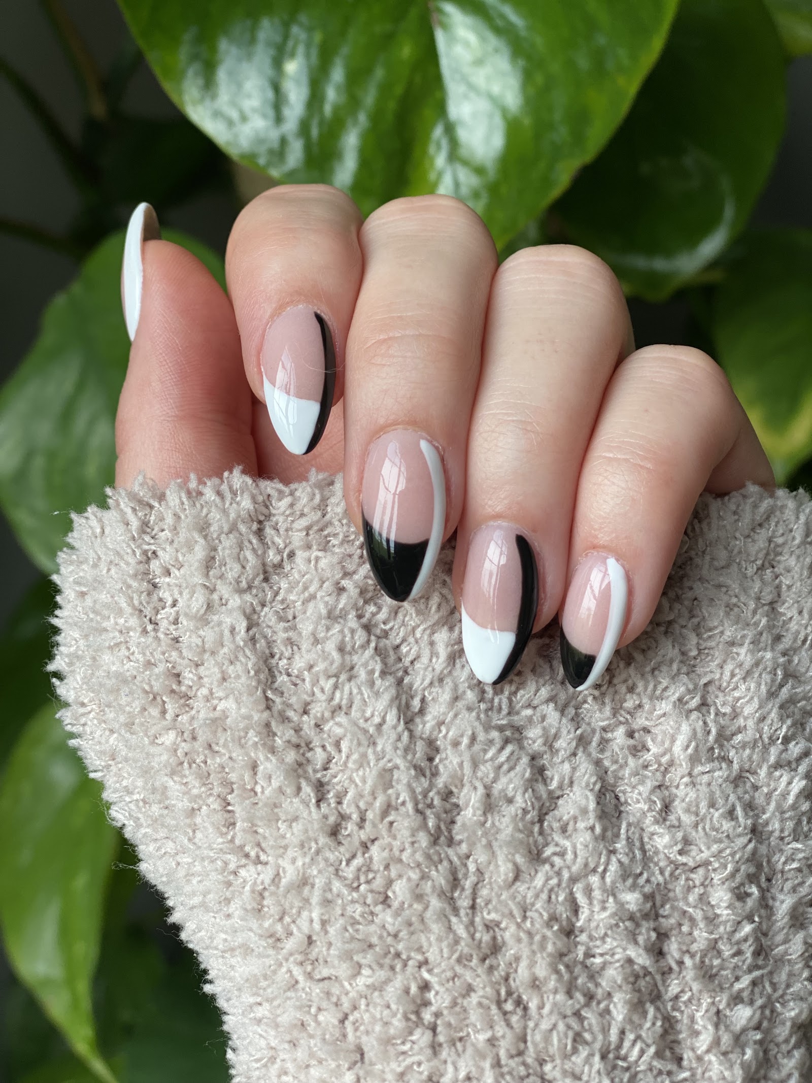 Dry Beauty Bar nail photo 5